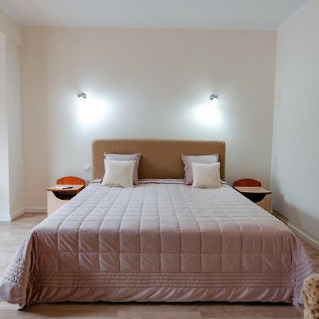 Villa Arus Chisinau Ngoại thất bức ảnh