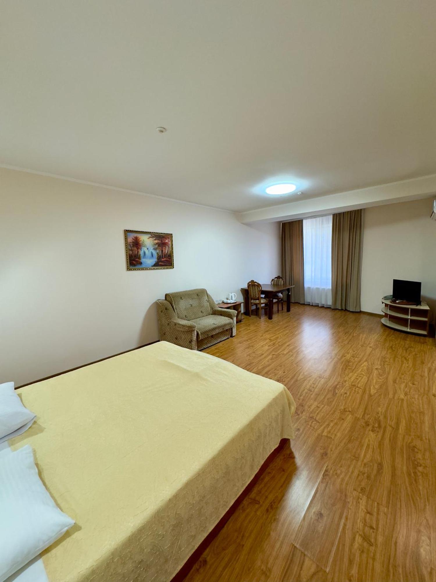 Villa Arus Chisinau Ngoại thất bức ảnh