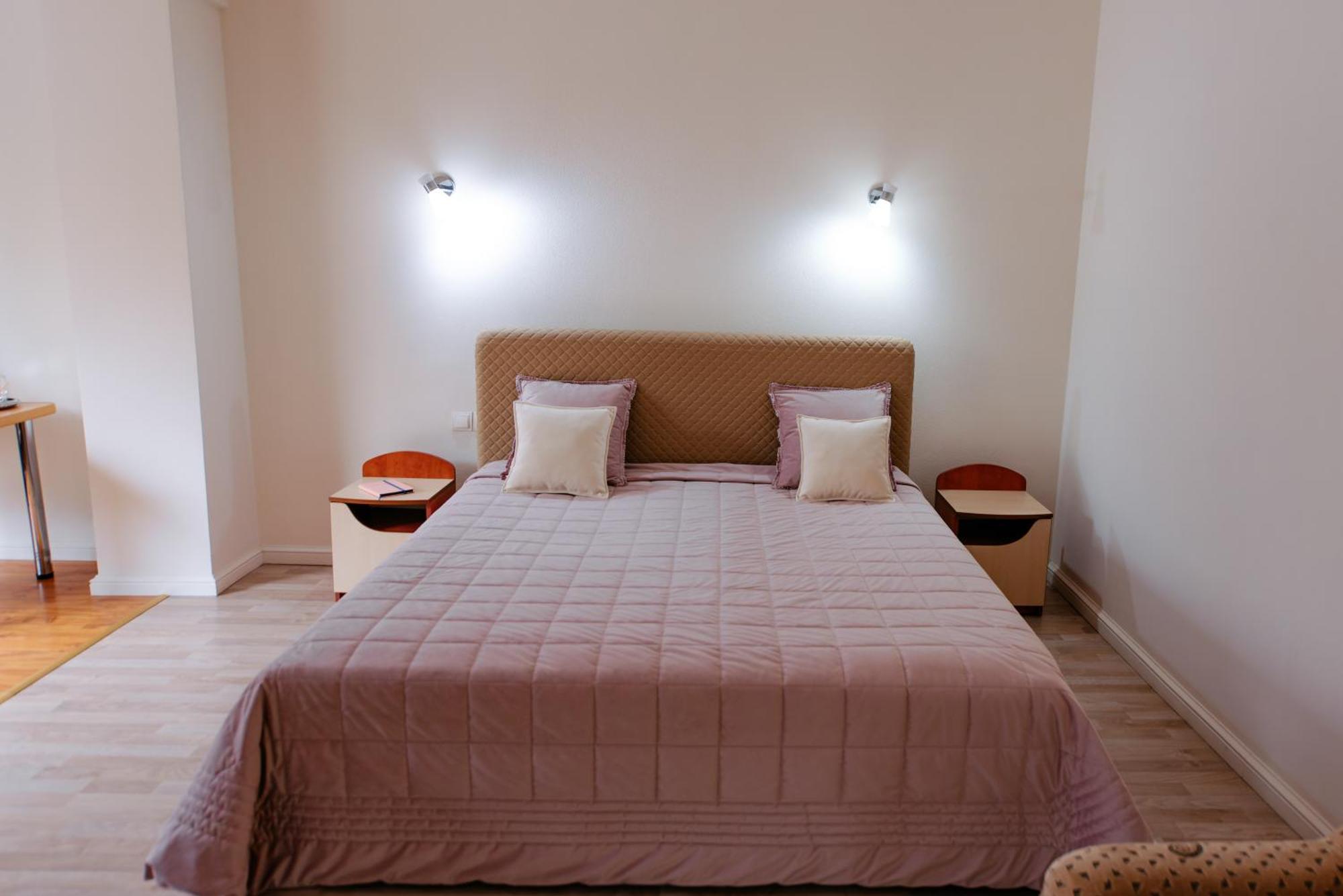Villa Arus Chisinau Ngoại thất bức ảnh
