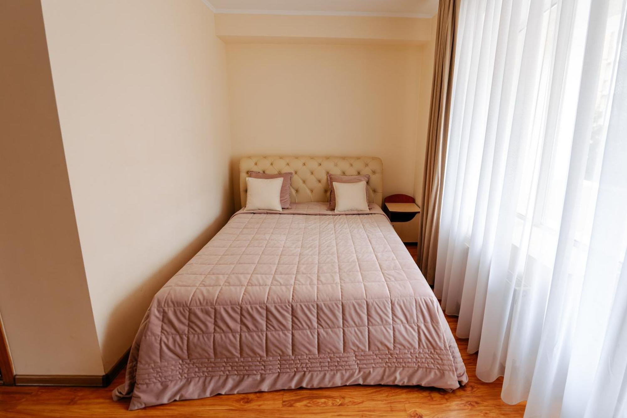 Villa Arus Chisinau Ngoại thất bức ảnh
